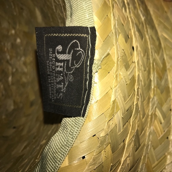 Cute Straw Floppy Hat 🎩💕 - Picture 3 of 4