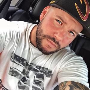 Meet your Posher, Nick