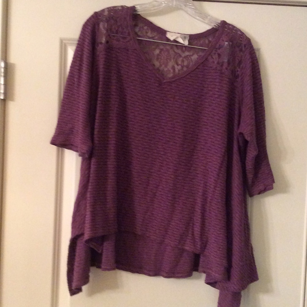 V neck top with lace