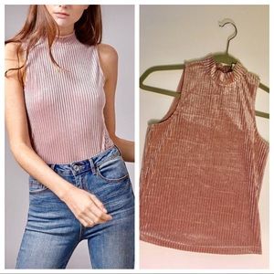 Pink Velvet Sleeveless Turtleneck 🌸🌸