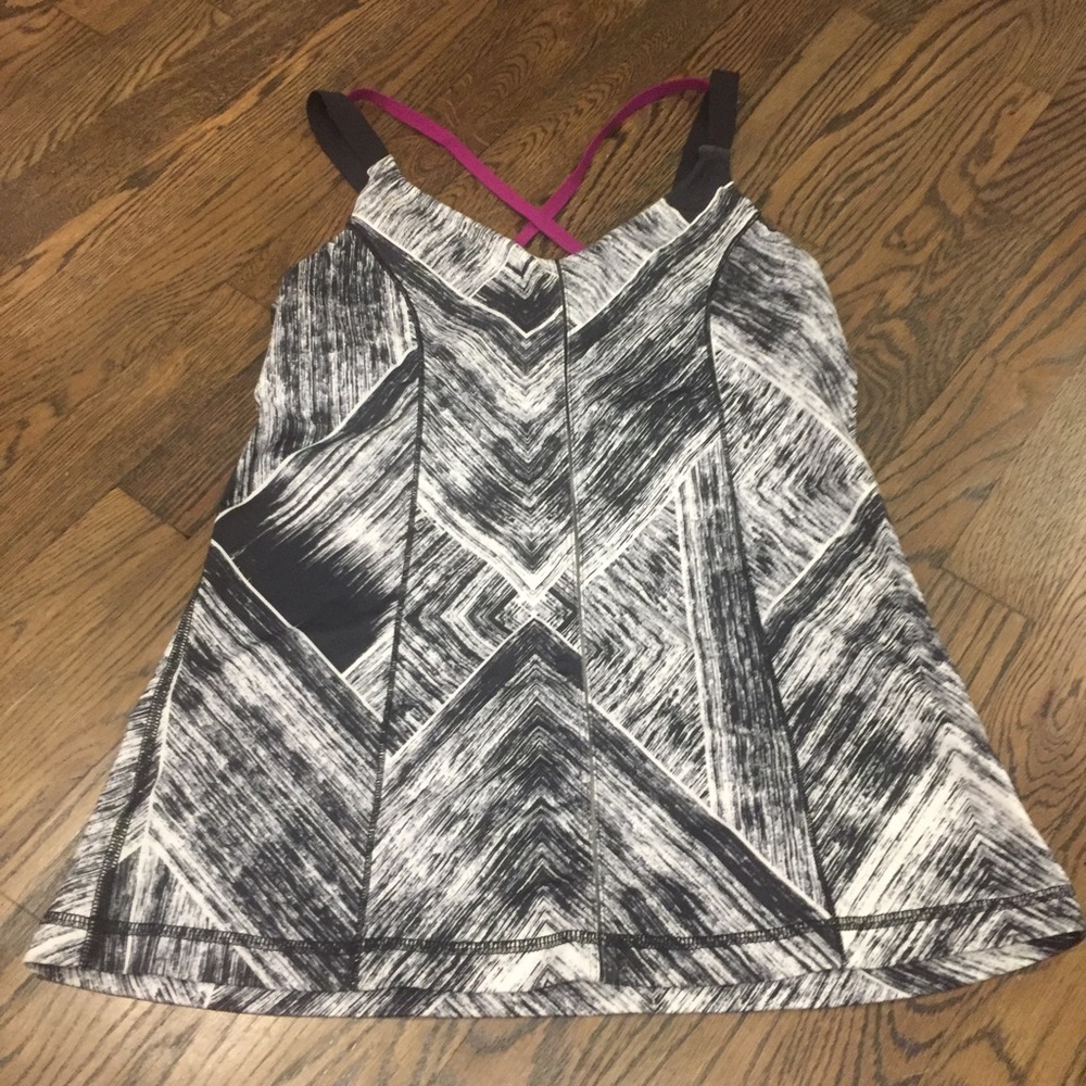 Size 10 Lululemon black and white cross back top
