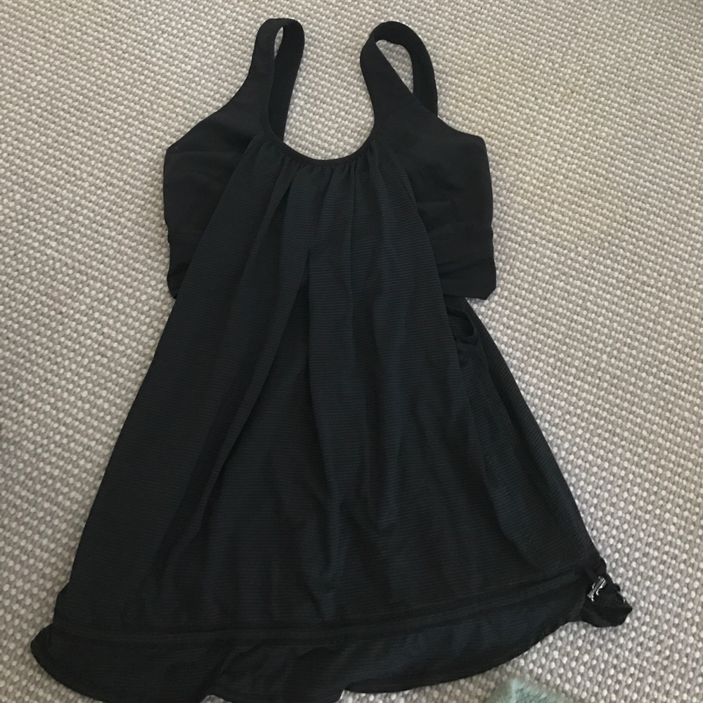 Rarely worn lulu lemon workout top!