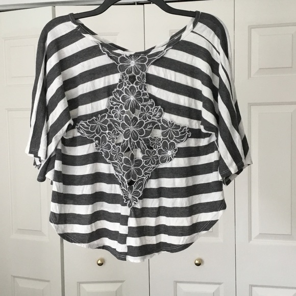 Flowy black and white top from body central - Picture 2 of 3