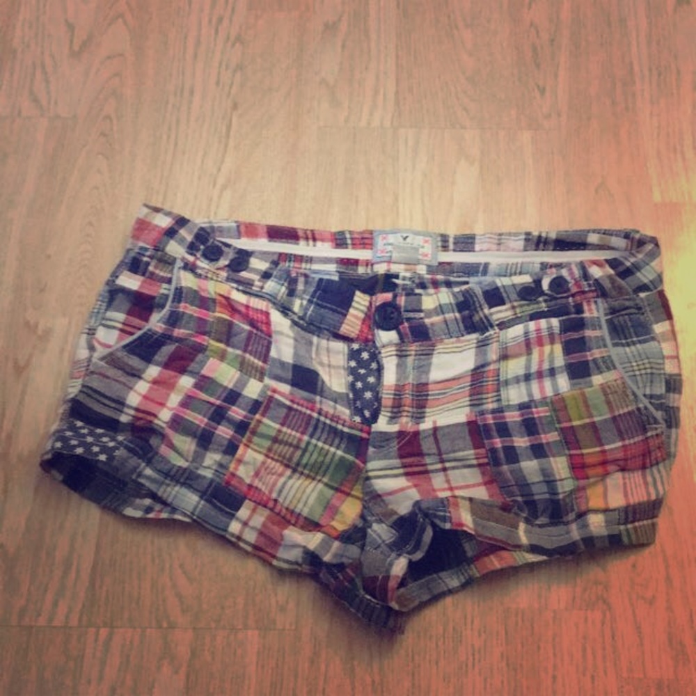 🌺CLEARANCE🌺 AE PATCH SHORTS