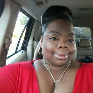 Meet your Posher, Yolanda