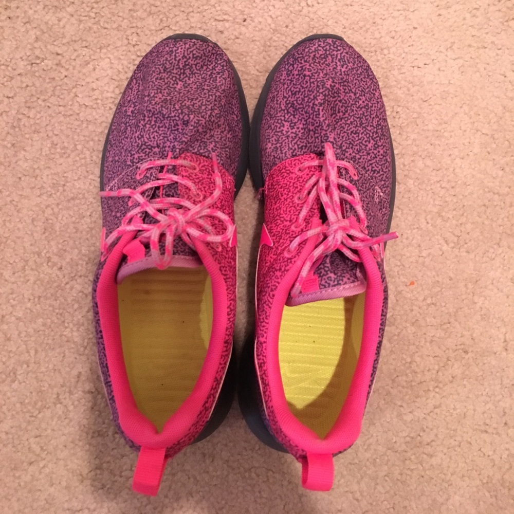 NIKE Women's Roshe's, magenta/purple/pink