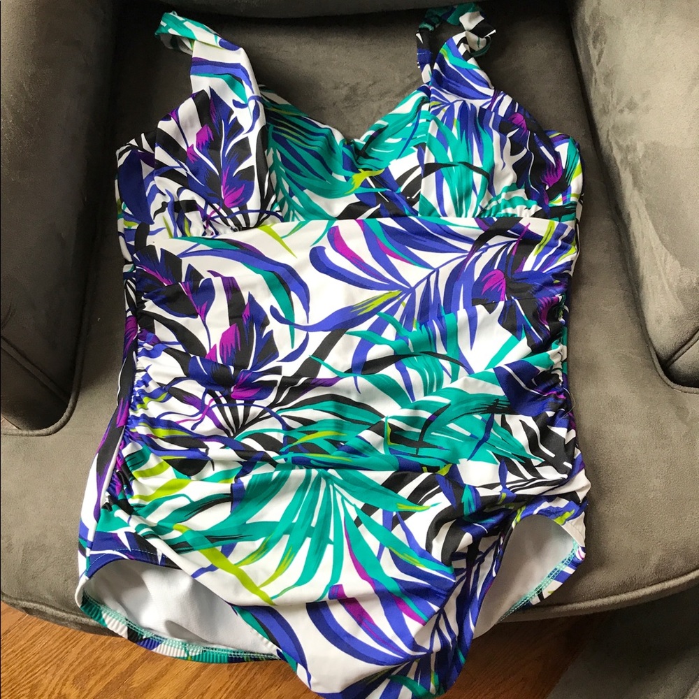 Gently use one piece bathing suit