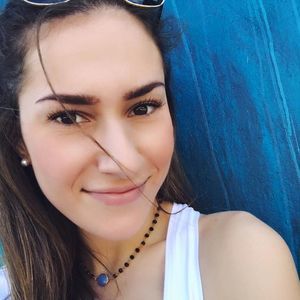 Meet your Posher, Claudia