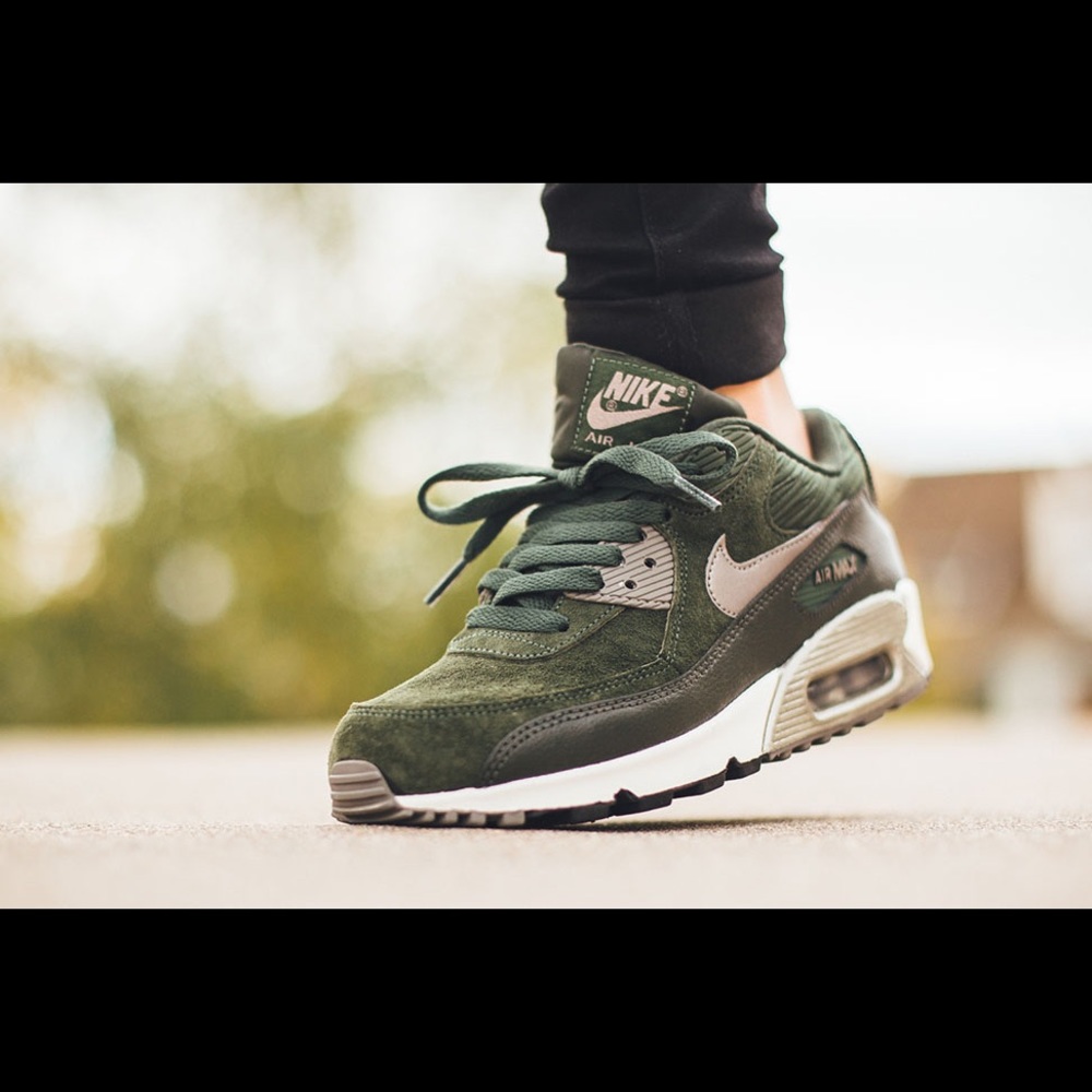 NIKE Air Max 90 Green Suede. Size 10. Worn Once
