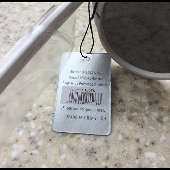 Mirrored Cat Eye UVA UVB 100% Protection(Host Pick - Picture 7 of 8