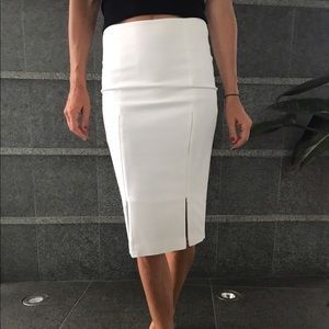 White Marciano pencil skirt w/ double zippers.