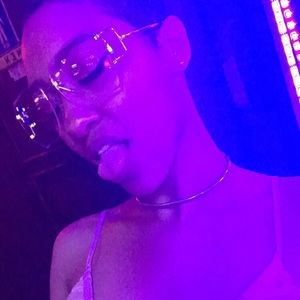 Meet your Posher, Adriana