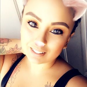 Meet your Posher, Danielle