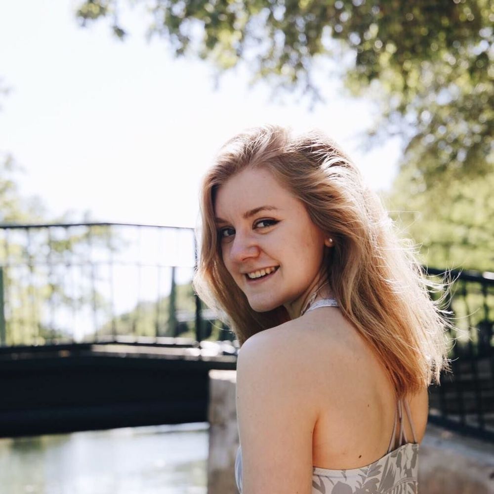 Meet your Posher, Isabella