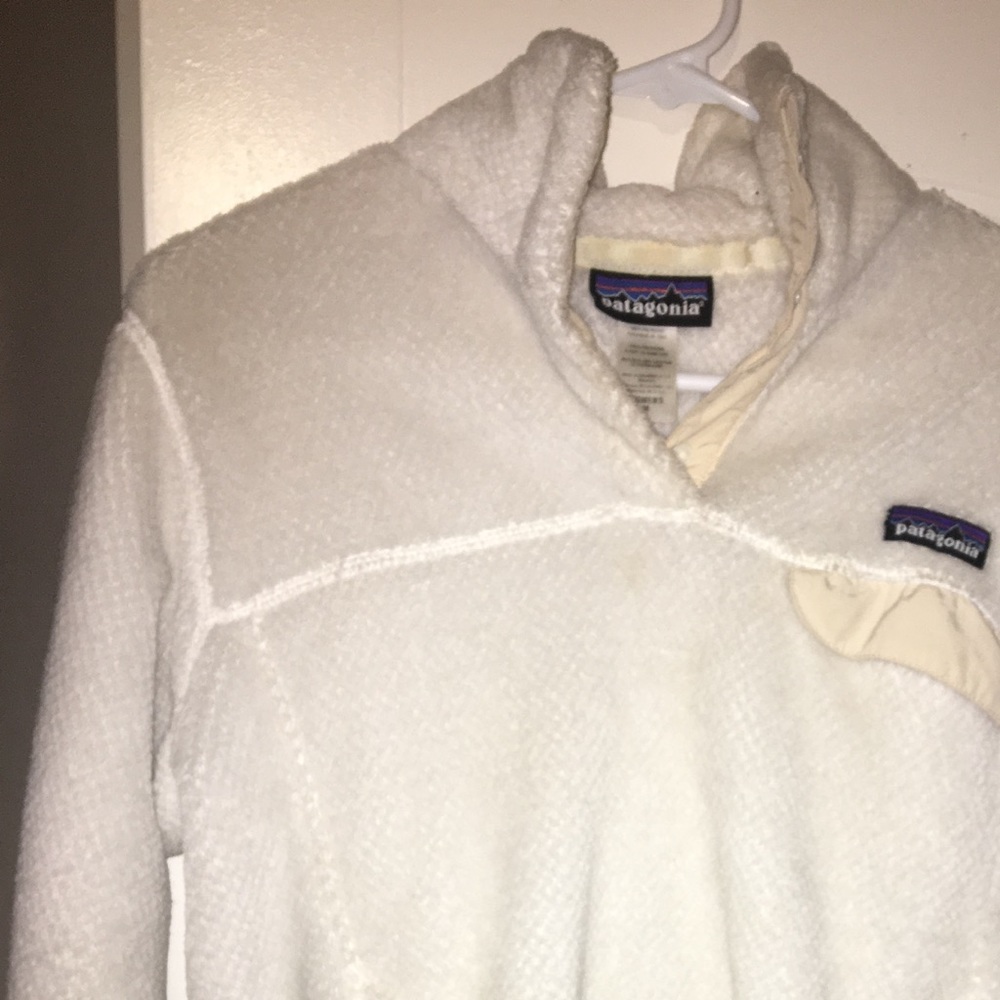 White Patagonia pullover