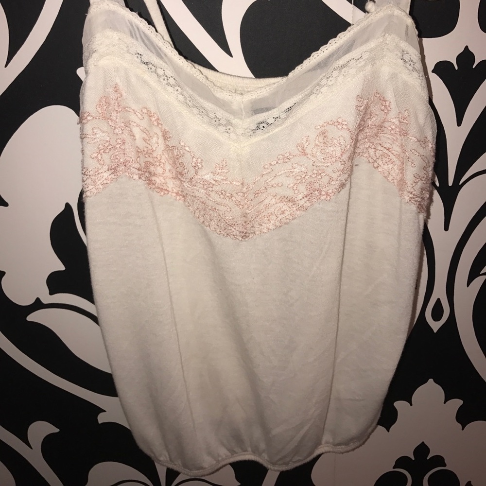American Eagle cream lace tank