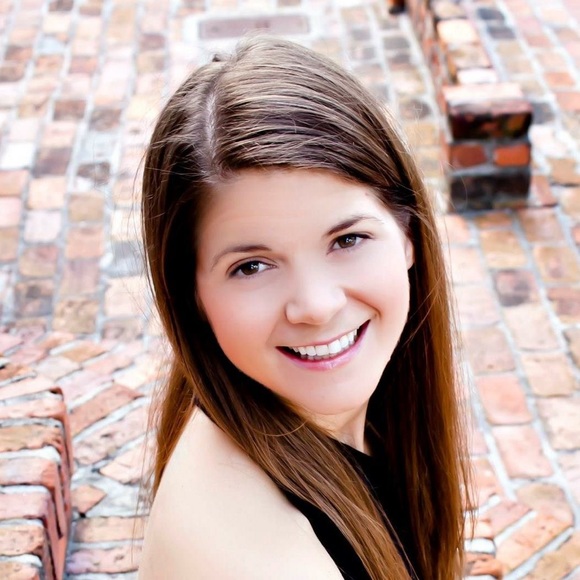 Meet yOuR POSHER!😊⭐️🛍 - Picture 2 of 5