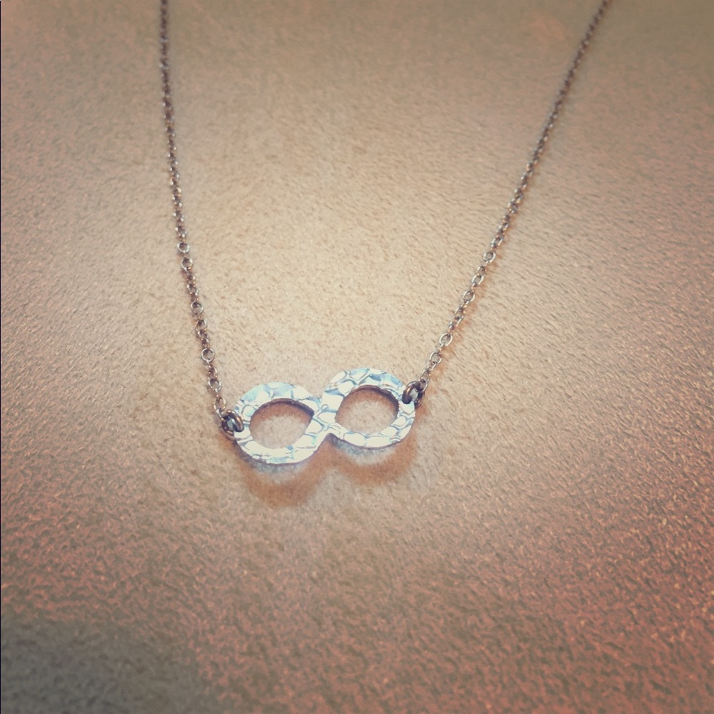 Infinity necklace - Picture 2 of 2