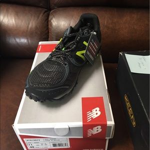 Achieve New Balance men's shoe