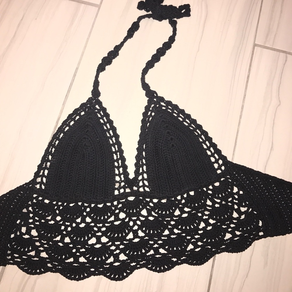 black crotchet crop top