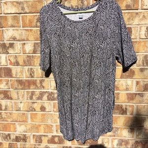 Old Navy long black & white shirt with side slits