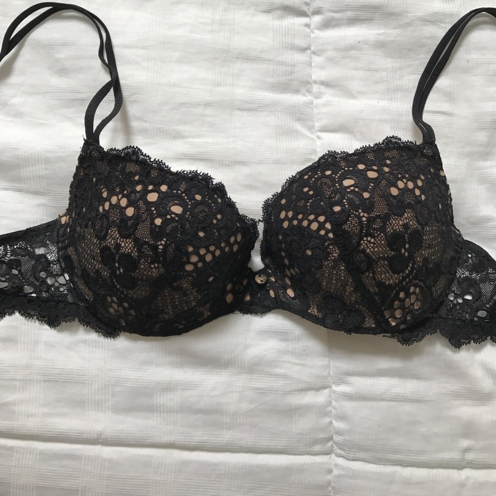 Victoria's Secret very sexy push up lace bra