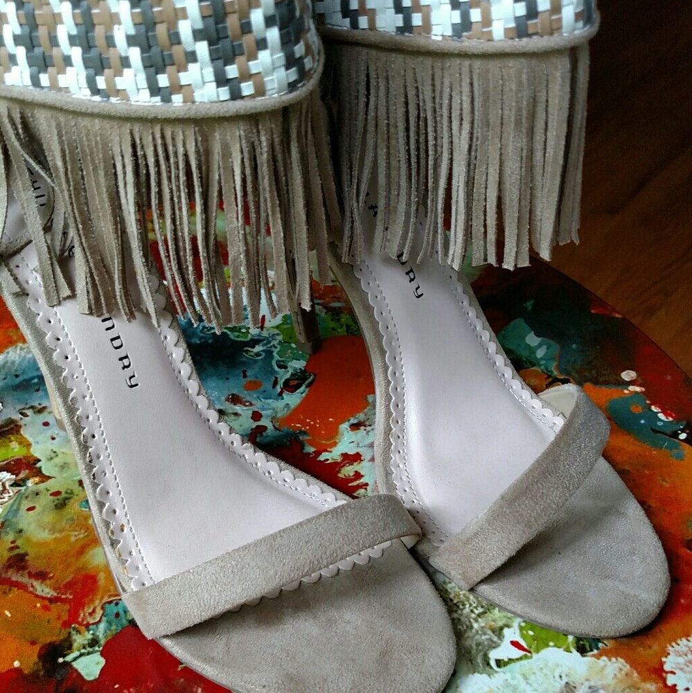 Chinese Laundry summer heels - Picture 3 of 3