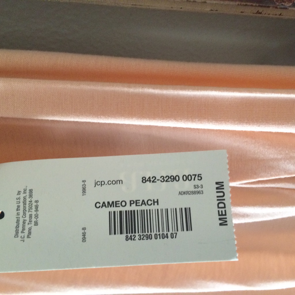 ANA peach colored top - Picture 2 of 3