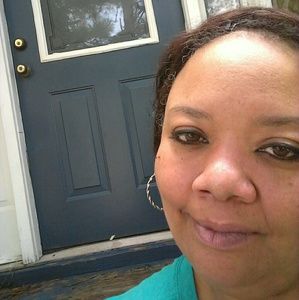 Meet your Posher, Yolanda