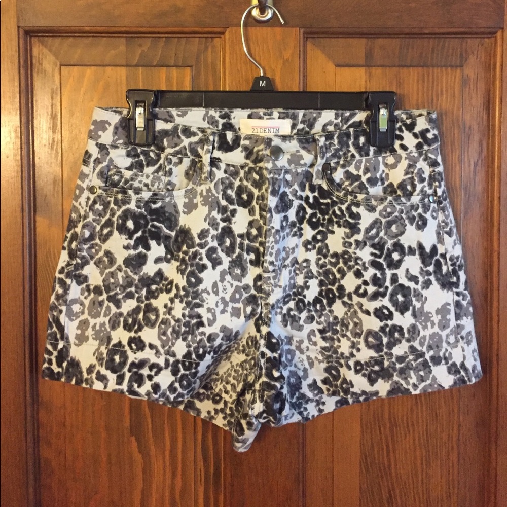 FOREVER 21 HIGH WAISTED SHORTS