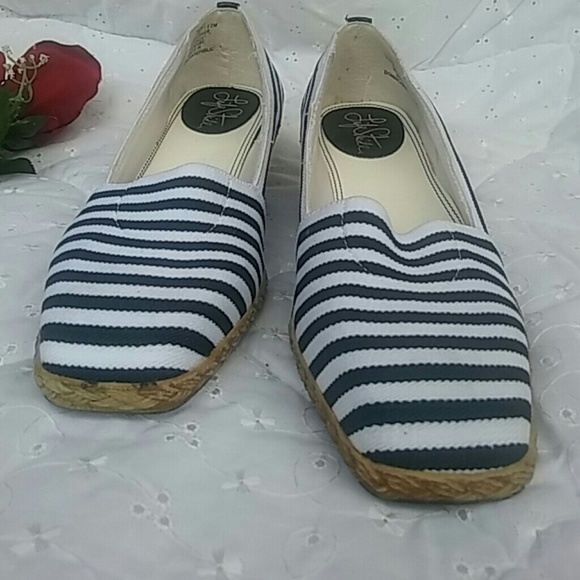 Life Stride low heel wedge shoes casual 7.5M - Picture 4 of 8