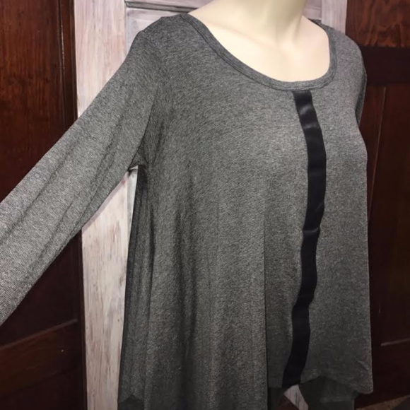 Red 23 - Picture 2 of 2