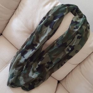 Camo scarf