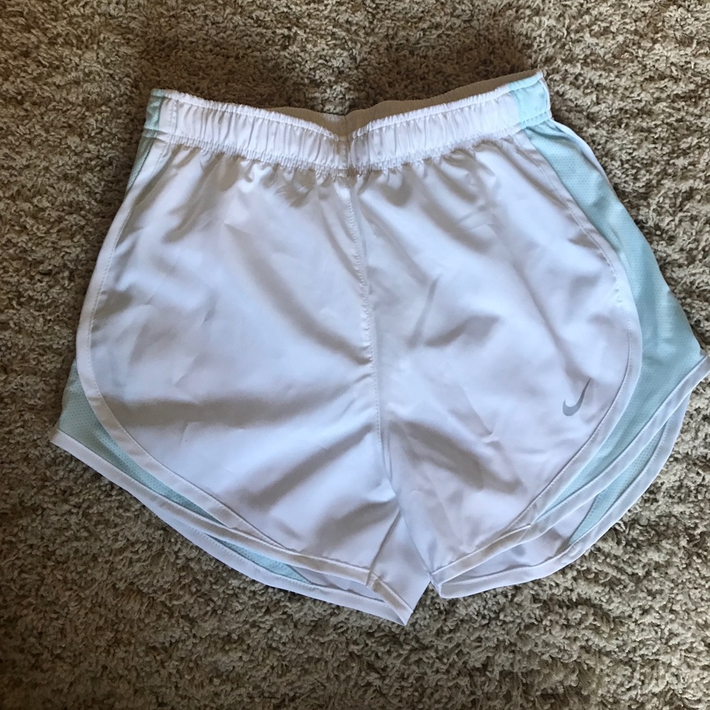 🎉FINAL SALE DROP🎉 White Nike Dri-Fit Shorts