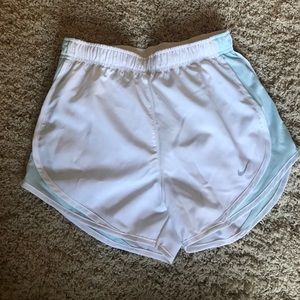 🎉FINAL SALE DROP🎉 White Nike Dri-Fit Shorts