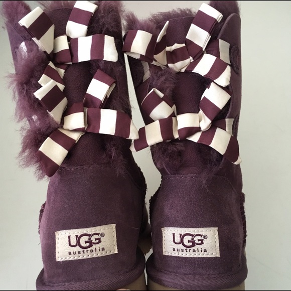 UGG Shoes - UGG Bailey Boot with Bows NWOB Size 6