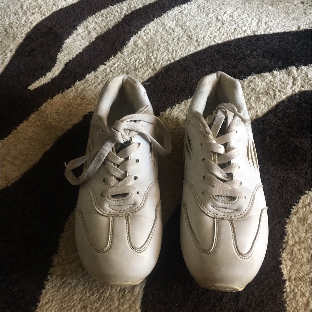 Zephz cheerleading sneakers with color swatches