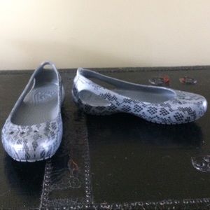 Crocs Reptile Print Flats Shoes Size 8