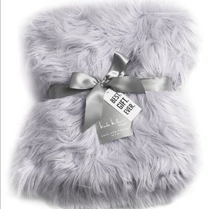 Nicole Miller faux fur throw NWT