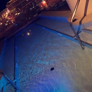 Meet your Posher, Ant