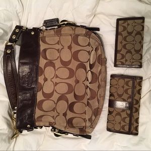 Brown Coach Set - PRICED TO SELL ✨😱