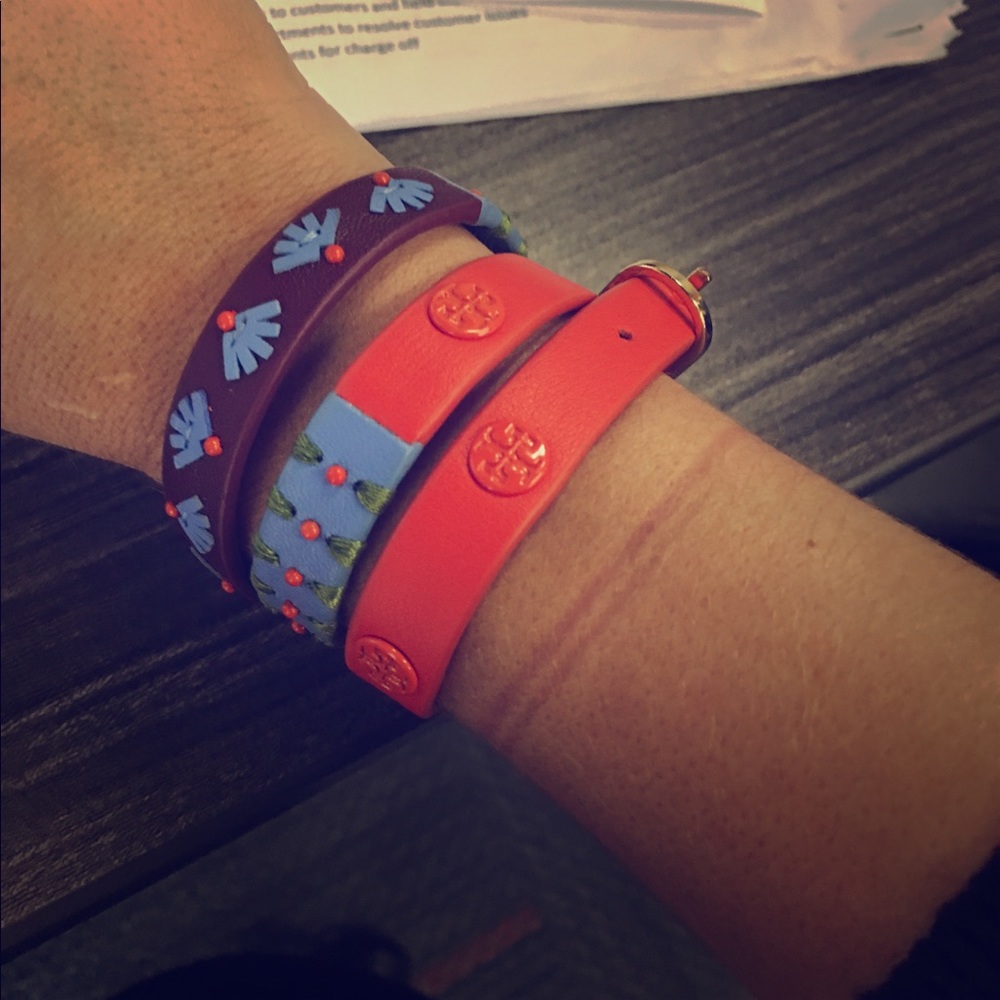 Never worn! Adorable but did not end up using.