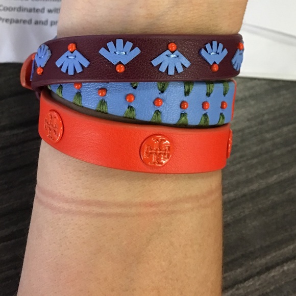 Never worn! Adorable but did not end up using. - Picture 3 of 4