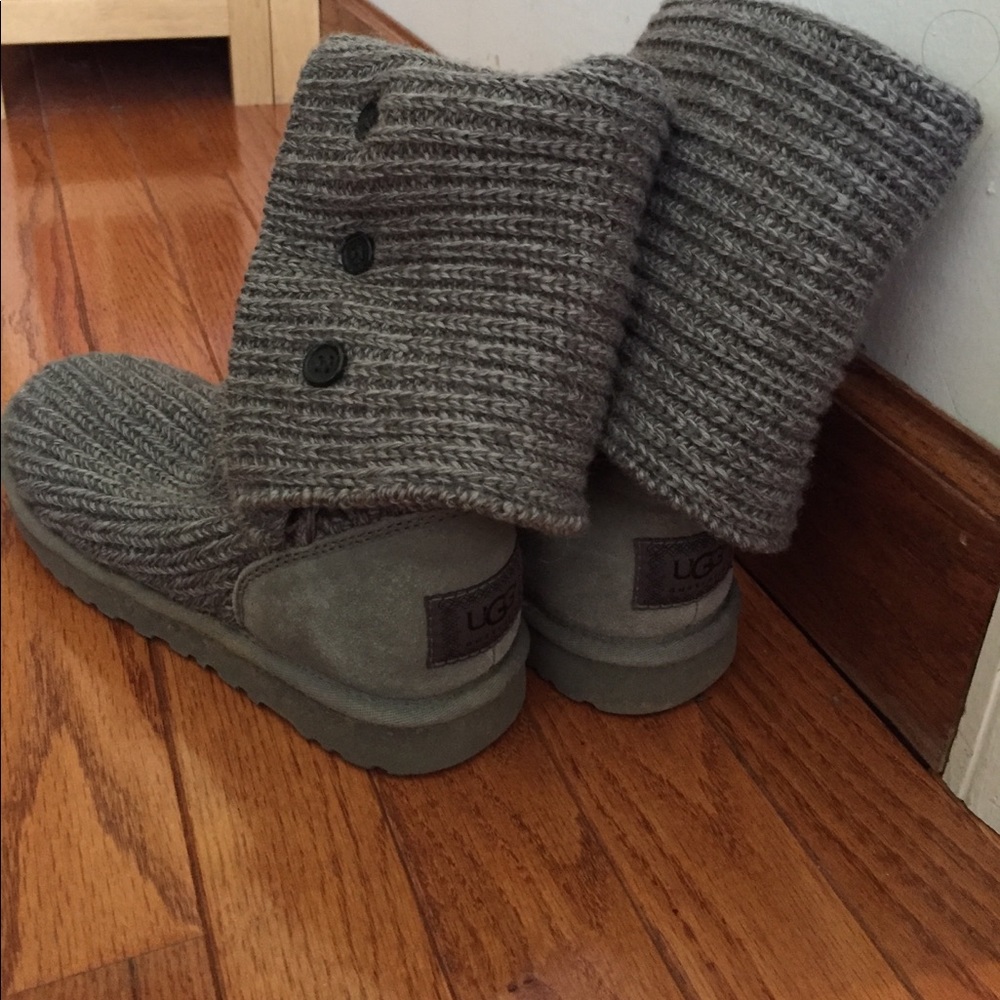Grey knit UGG boots!