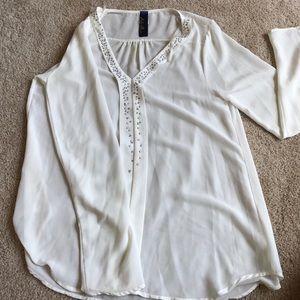 Francesca's white top