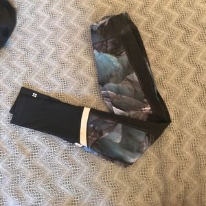 Blue marble&mesh leggings.