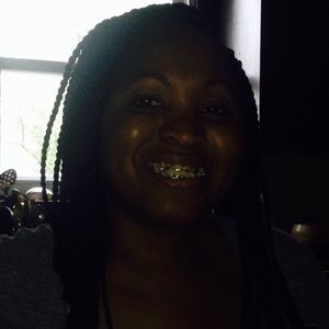 Meet your Posher, Laura