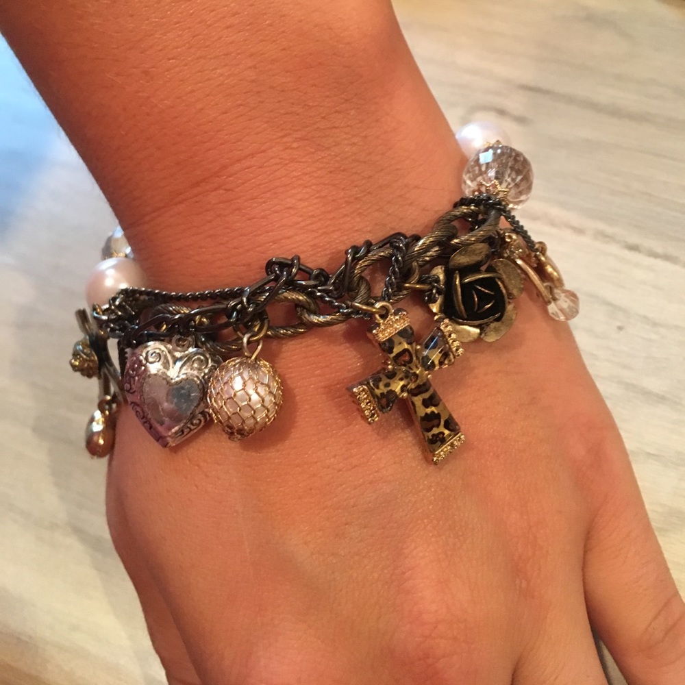 Betsey Johnson stretch bracelet