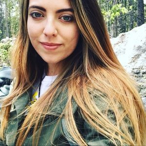 Meet your Posher, Danielle