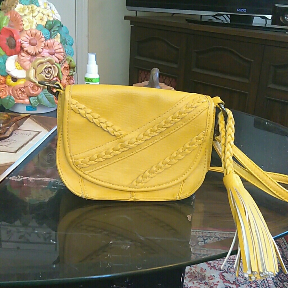 Yellow over the shoulder bag Lovely rope accent
